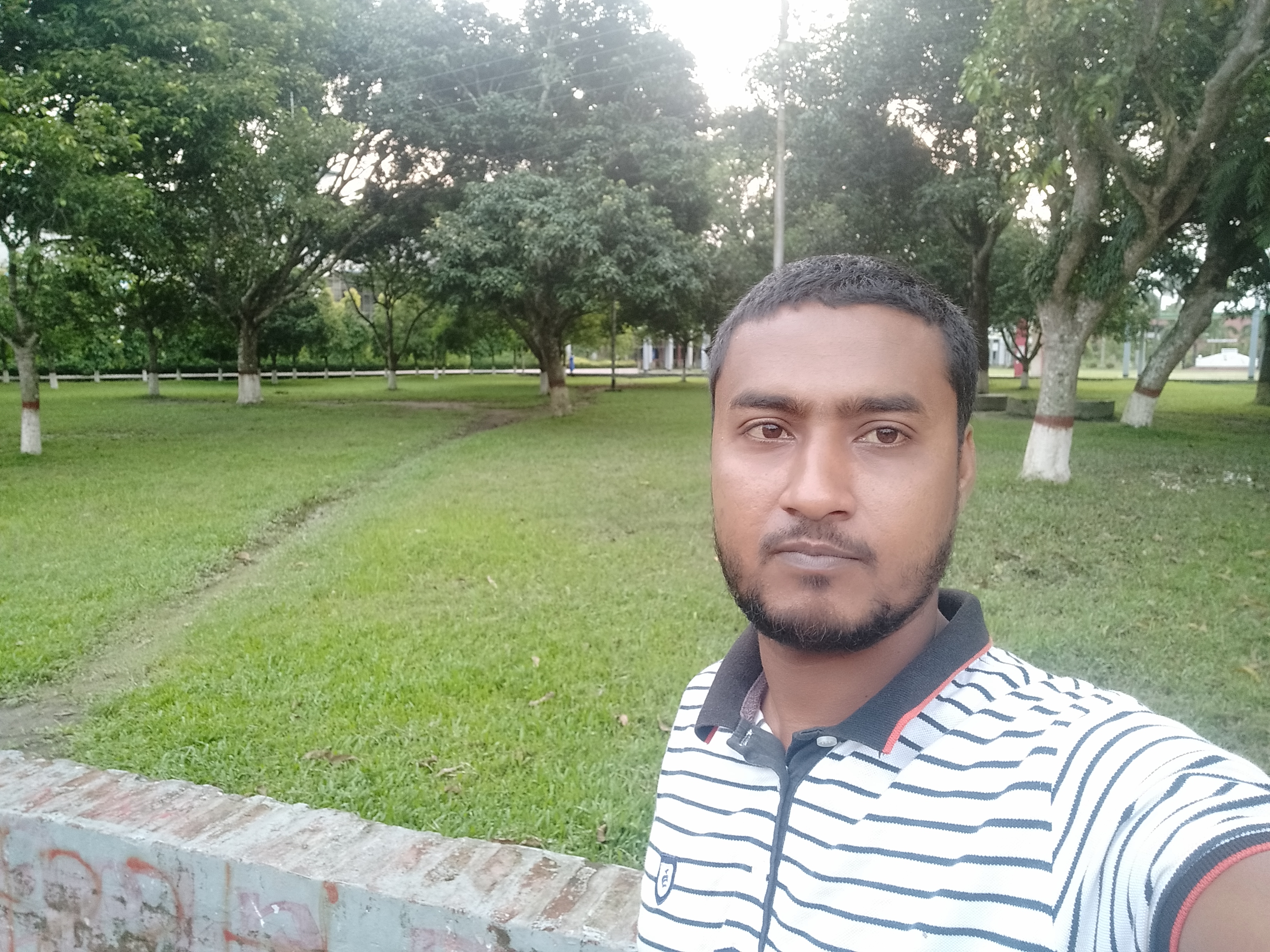গরীবদের মাঝে কম্বল বিতরণ