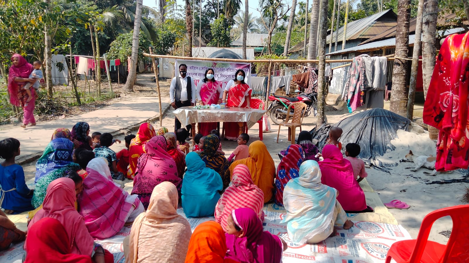 গরিব অথচ কর্মক্ষম মহিলাদের জন্য সেলাই কর্মসূচি গ্রহণ